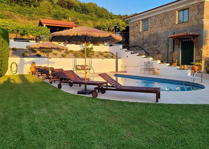 Casa De Ladrido * Фелгейраш