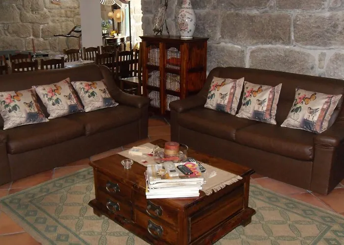 Casa De Ladrido * Фелгейраш